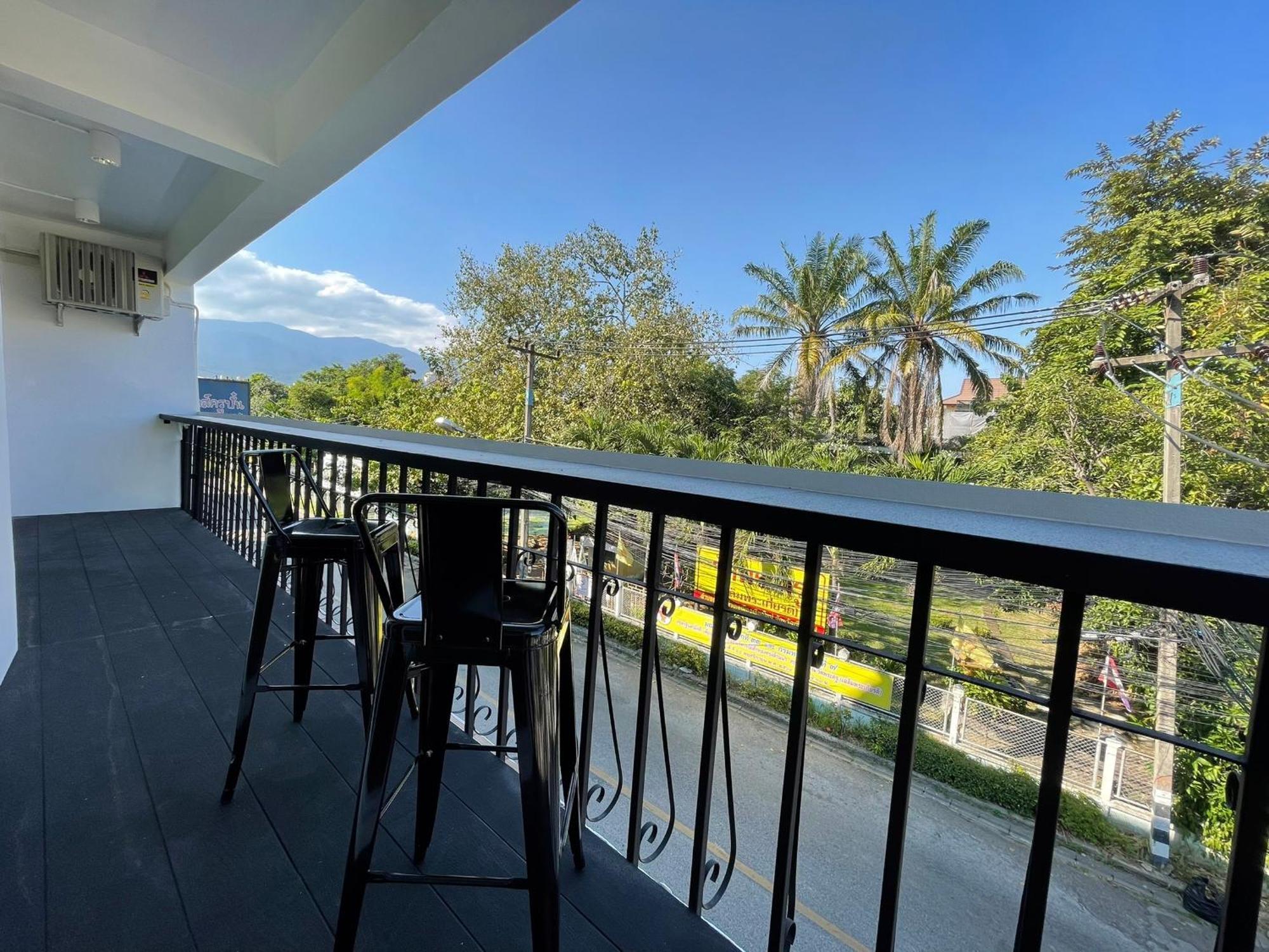 The Corner มุมม่วน คาเฟ่ แอนด์ โฮสเทล Mummuan Hostel Chiang Mai Exterior photo